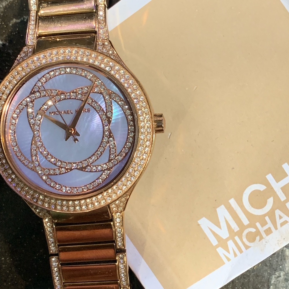 Michael Kors Rose Gold Watch - Picture 3 of 3